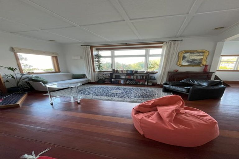 Photo of property in 16 Asquith Terrace, Brooklyn, Wellington, 6021