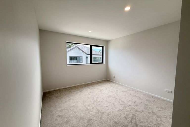 Photo of property in 58b Fitzherbert Avenue, West Harbour, Auckland, 0618