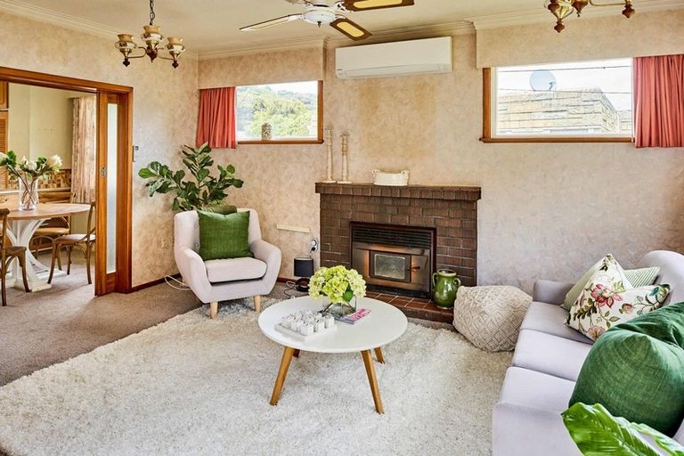 Photo of property in 58 Airlie Road, Plimmerton, Porirua, 5026