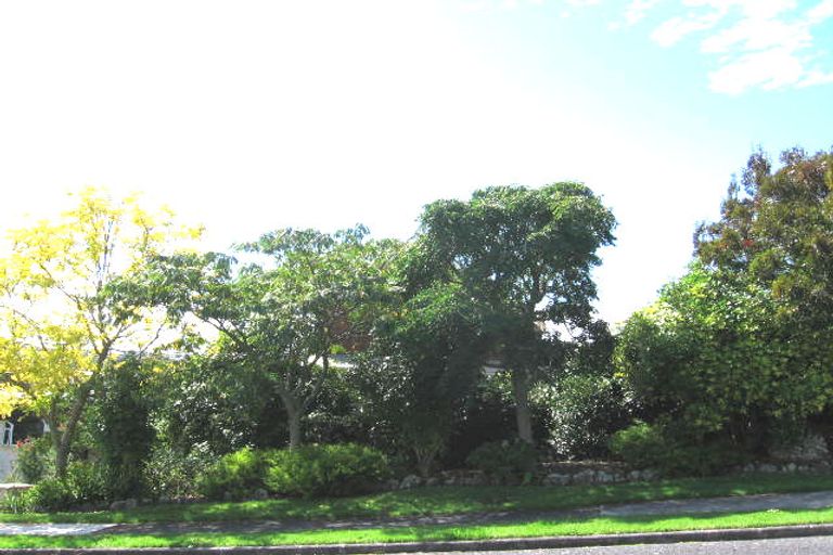 Photo of property in 1/3 Tiri View Place, Waiake, Auckland, 0630