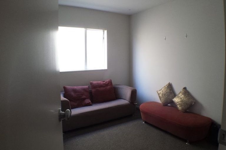 Photo of property in 18 Popokatea Drive, Takanini, 2112