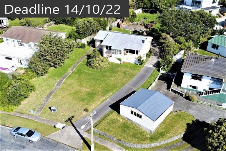 Photo of property in 43 Hiwi Crescent, Titahi Bay, Porirua, 5022