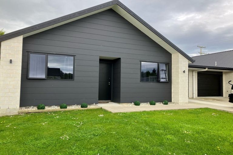 Photo of property in 8 Moore Street, Milton, 9220