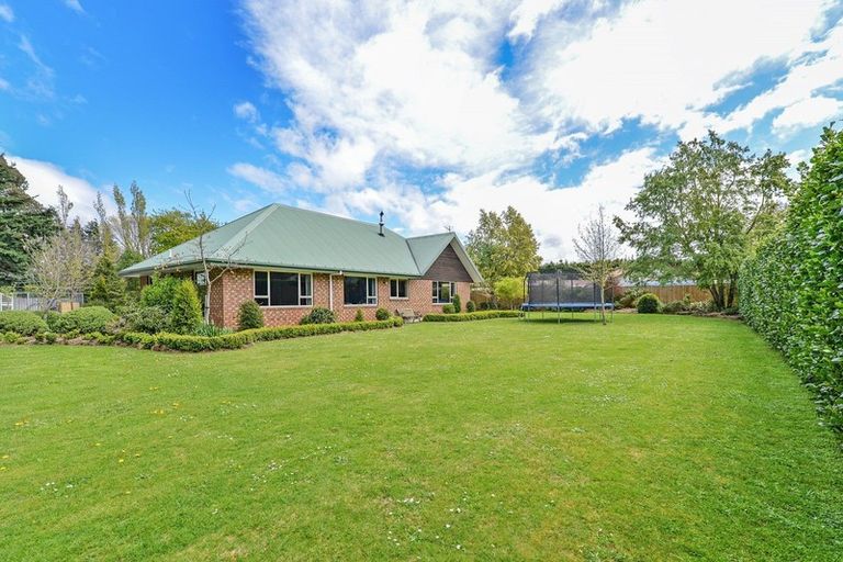 Photo of property in 16/18 Queen Street, Coalgate, 7673