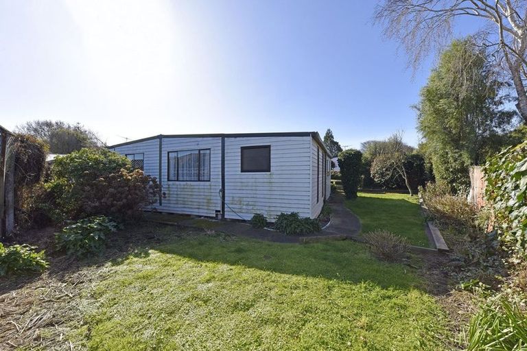 Photo of property in 1/25 Aorangi Road, Bryndwr, Christchurch, 8053