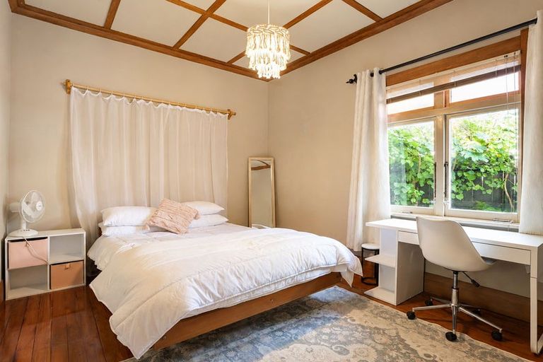 Photo of property in 24 Myrtle Street, Hamilton East, Hamilton, 3216