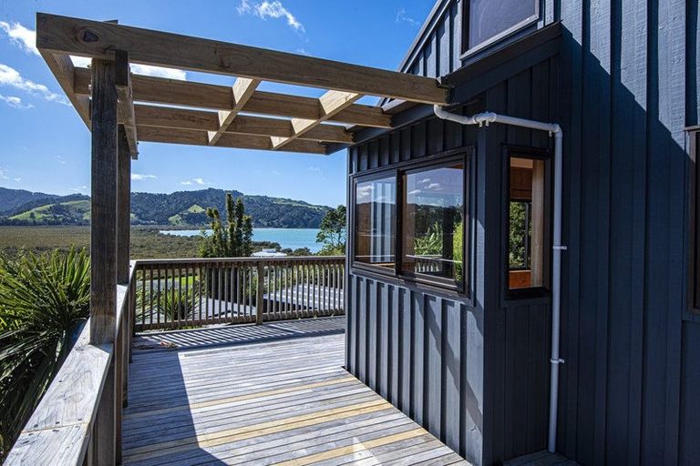 Photo of property in 66 Beach Road, Onerahi, Whangarei, 0110