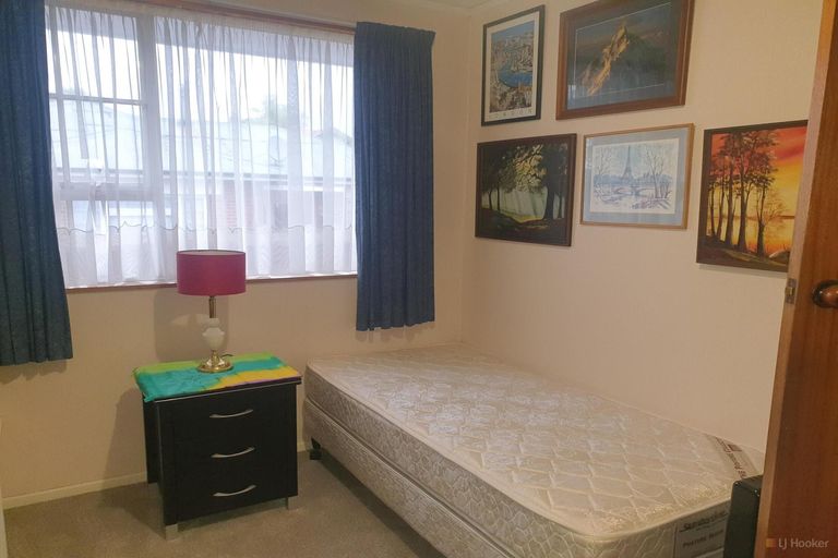 Photo of property in 2/90 Avenue Road, West End, Timaru, 7910