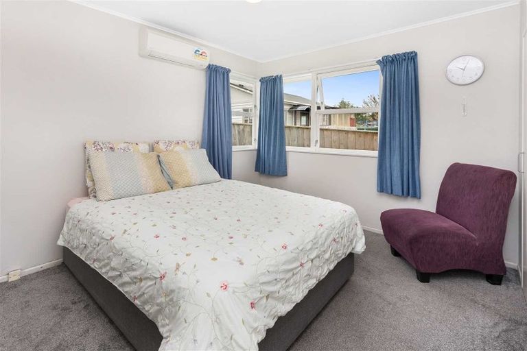 Photo of property in 5 Rainbow Place, Wattle Downs, Auckland, 2103