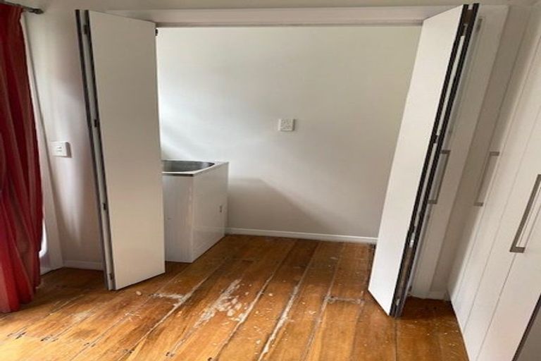 Photo of property in 145 Karepa Street, Brooklyn, Wellington, 6021