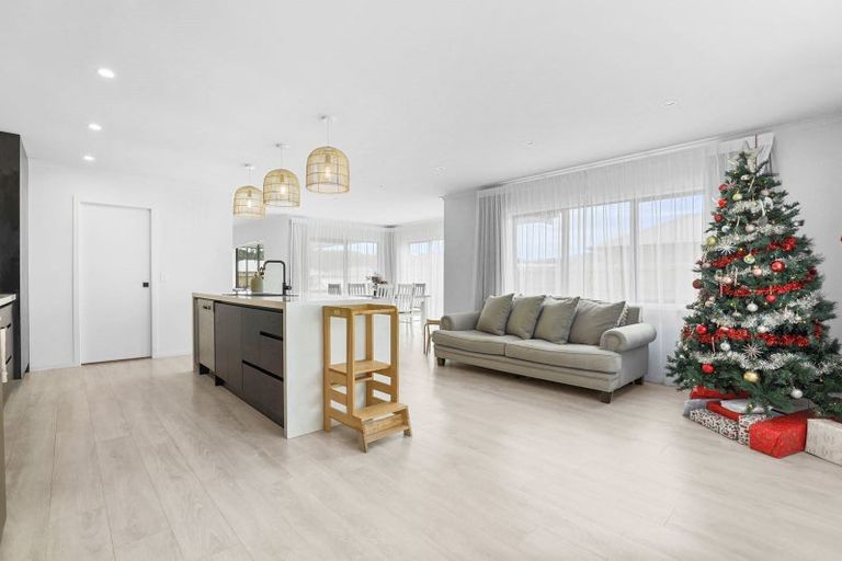 Photo of property in 52 Oakdale Drive, Kinloch, Taupo, 3377