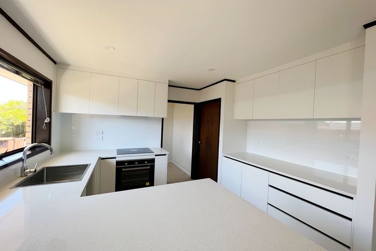 Photo of property in 1/64 Sunderlands Road, Half Moon Bay, Auckland, 2012