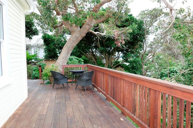 Photo of property in 18 Ocean Road, Paekakariki, 5034