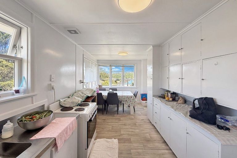 Photo of property in 13 Dorset Grove, Cannons Creek, Porirua, 5024