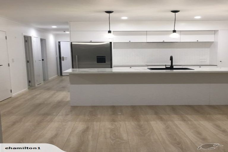 Photo of property in 8a Awanui Street, Merrilands, New Plymouth, 4312