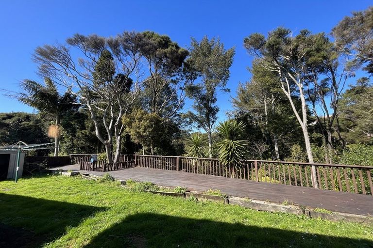 Photo of property in 11 Ravenstone Place, Chatswood, Auckland, 0626