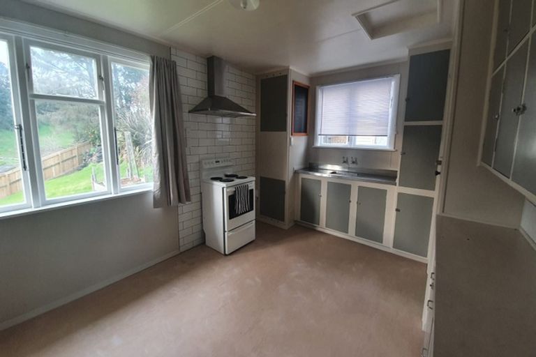 Photo of property in 98 Cook Street, Marfell, New Plymouth, 4310