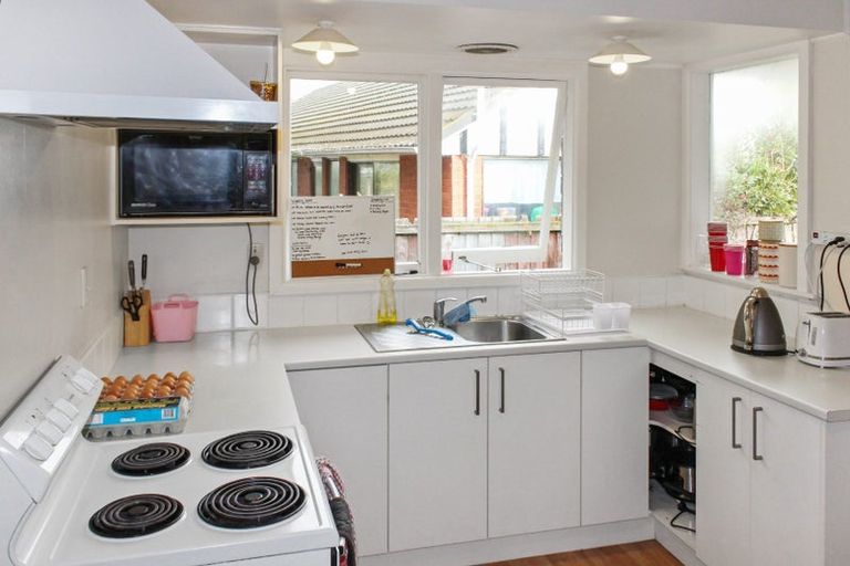 Photo of property in 2/235 Waimairi Road, Ilam, Christchurch, 8041