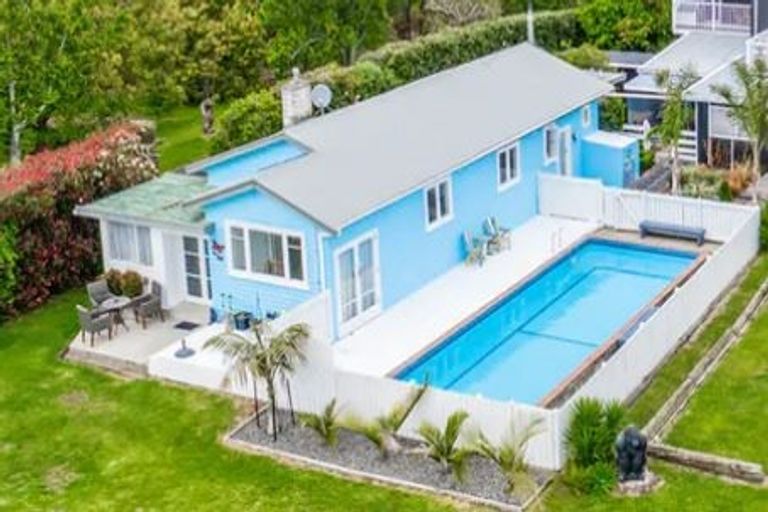Photo of property in 23a Paparoa Road, Cockle Bay, Auckland, 2014