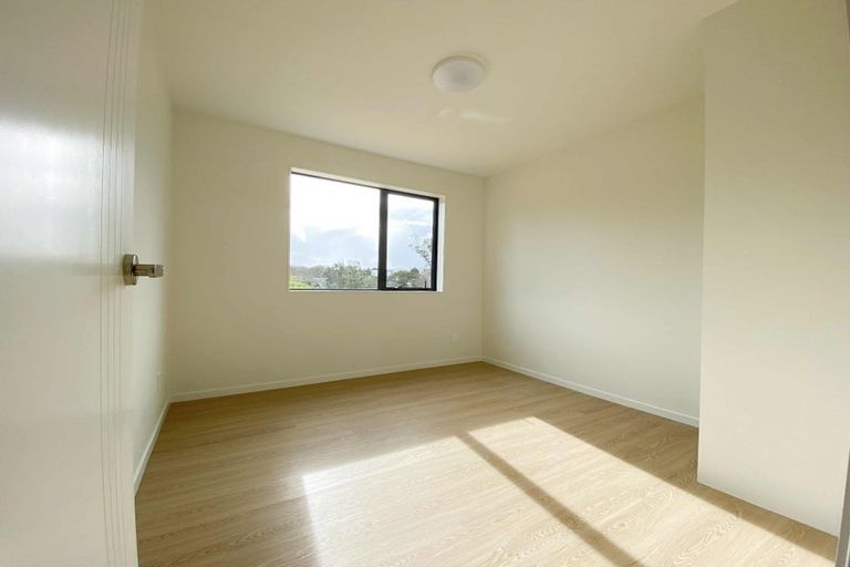 Photo of property in 3/2c Blanc Road, Silverdale, 0932