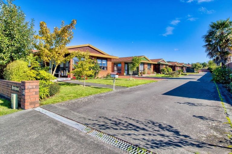 Photo of property in 2/14 Avondale Road, Taradale, Napier, 4112