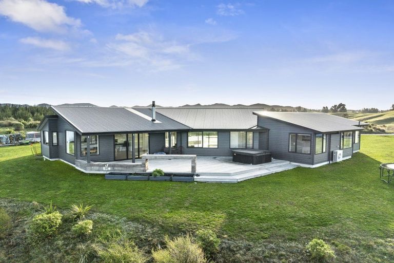 Photo of property in 2 Mahoe Close, Upper Moutere, 7173