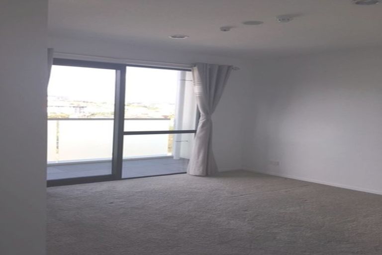Photo of property in Apollo Apartments, 201/46 Rosedale Road, Rosedale, Auckland, 0632