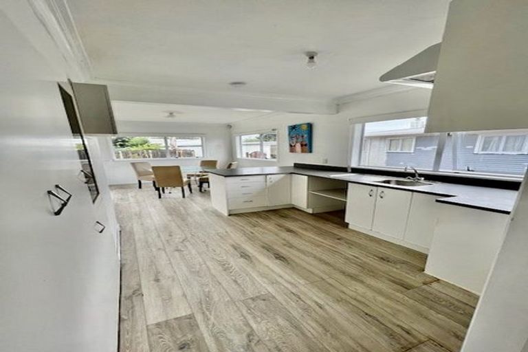 Photo of property in 1/27 Halsey Road, Manurewa, Auckland, 2102