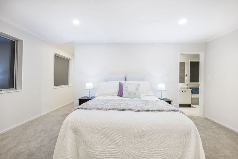 Photo of property in 92 Tir Conaill Avenue, Flat Bush, Auckland, 2019