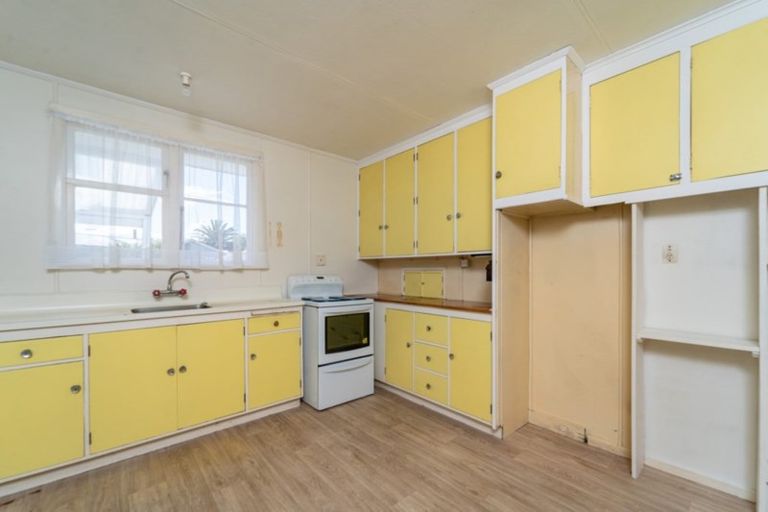 Photo of property in 90 Cameron Crescent, Masterton, 5810