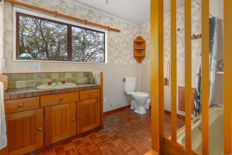 Photo of property in 17 Kinloch Place, Papakowhai, Porirua, 5024