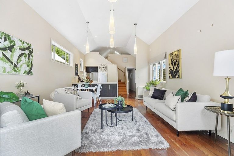 Photo of property in 121 Aro Street, Aro Valley, Wellington, 6021