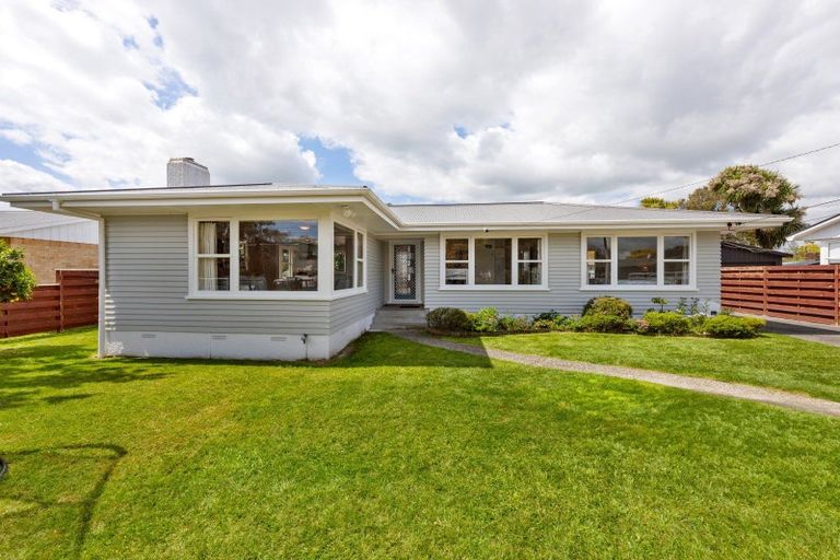 Photo of property in 10 Paulette Place, Queenwood, Hamilton, 3210