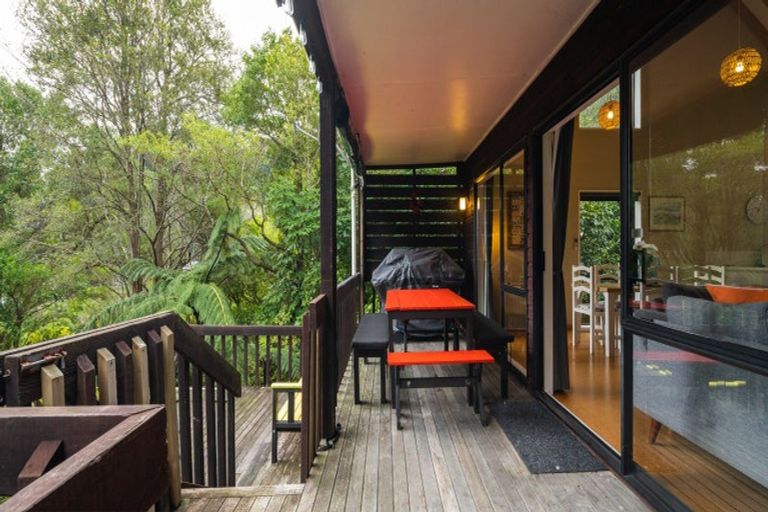 Photo of property in 14 Sandy Bay Road, Black Rock, Picton, 7282