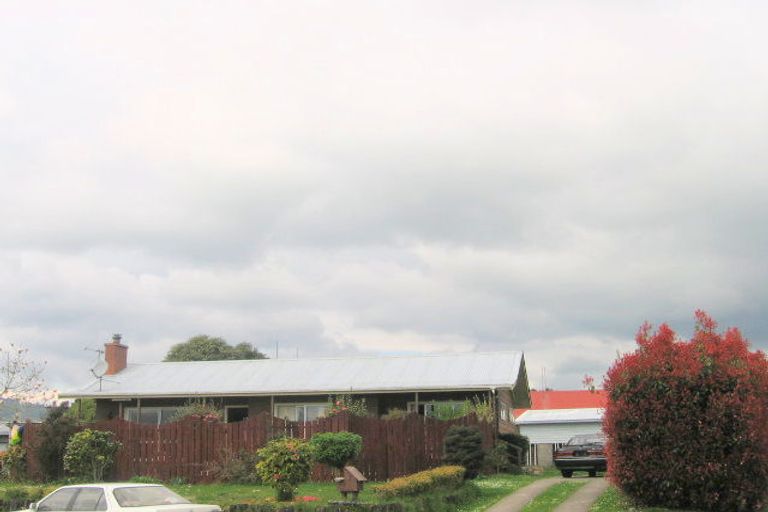 Photo of property in 2 Sequoia Crescent, Owhata, Rotorua, 3010