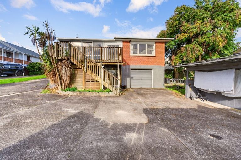 Photo of property in 450 Don Buck Road, Massey, Auckland, 0614