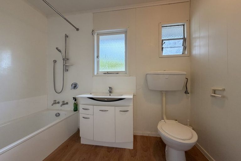 Photo of property in 46 Glendene Avenue, Glendene, Auckland, 0602