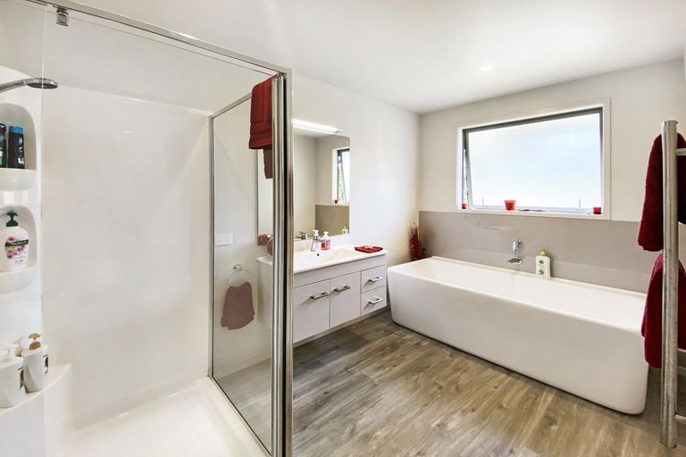 Photo of property in 11 Saint Anthonys Way, Kerikeri, 0294