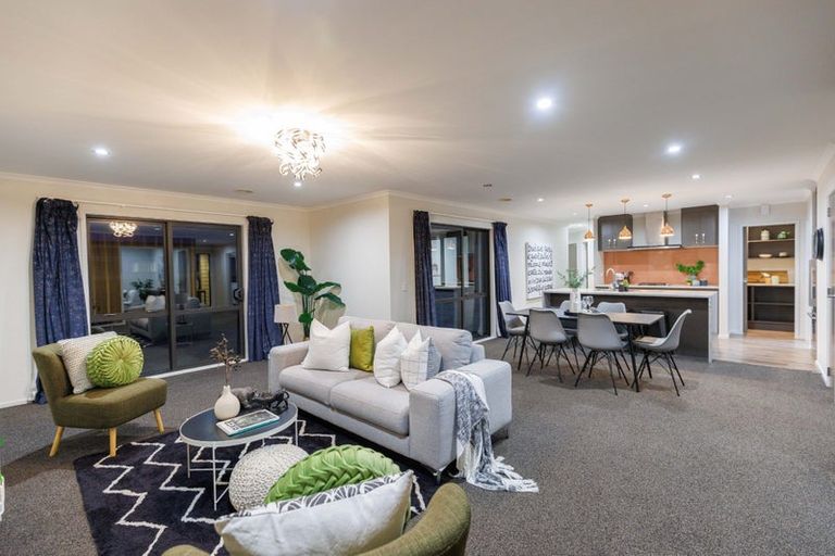 Photo of property in 115 Amesbury Drive, Churton Park, Wellington, 6037