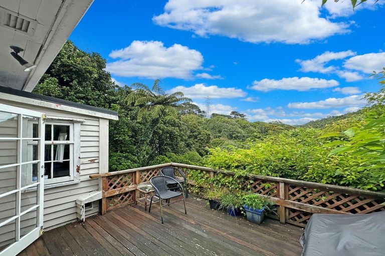 Photo of property in 54 Moana Road, Kelburn, Wellington, 6012