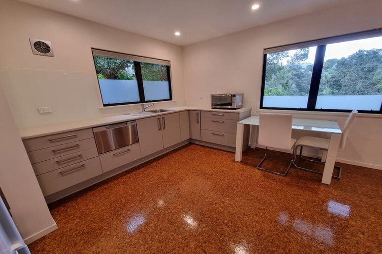 Photo of property in 22 Learmonth Avenue, Birkenhead, Auckland, 0626