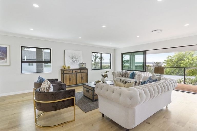 Photo of property in 48c Totara Road, Te Atatu Peninsula, Auckland, 0610