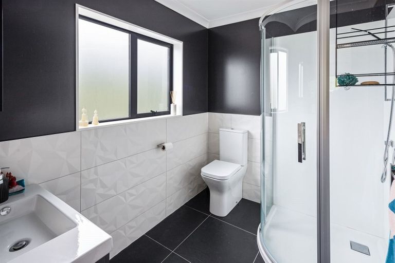 Photo of property in 1 Crompton Avenue, Churton Park, Wellington, 6037