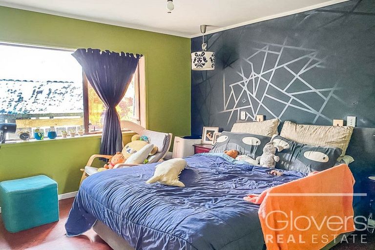 Photo of property in 1/4219 Great North Road, Glendene, Auckland, 0602