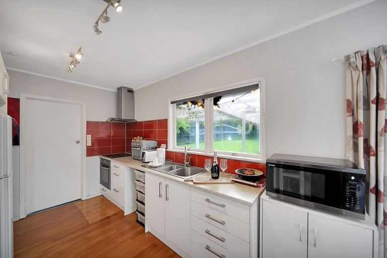 Photo of property in 4 Burndale Terrace, Manurewa, Auckland, 2102