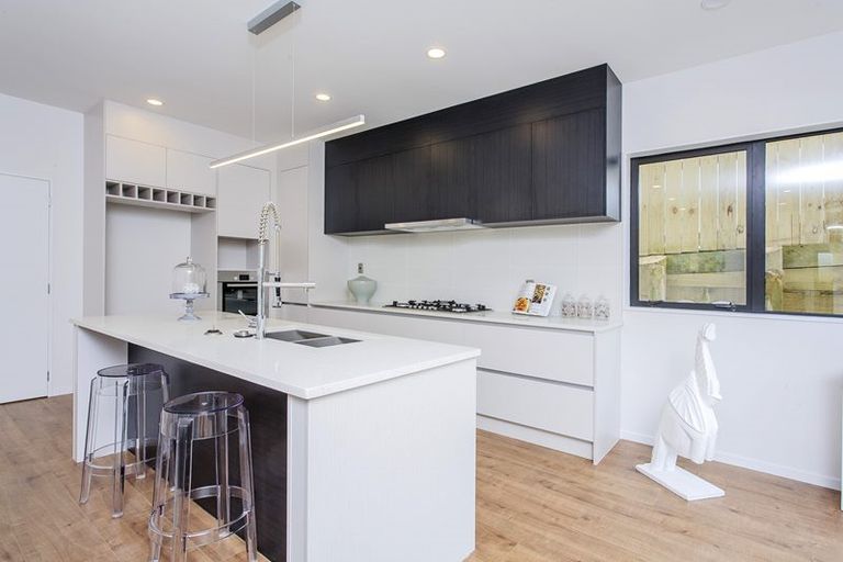 Photo of property in 29 Tawa Place, Orewa, 0931