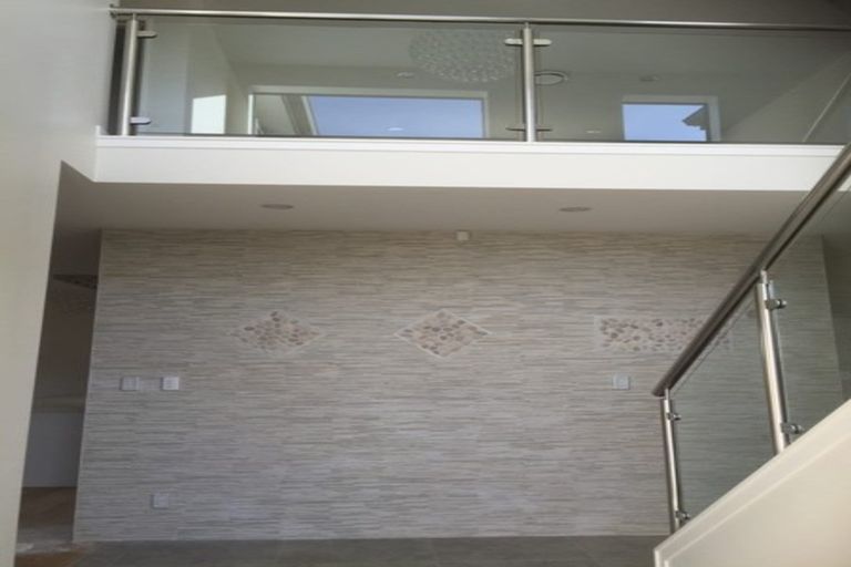 Photo of property in 39 Point View Drive, East Tamaki Heights, Auckland, 2016