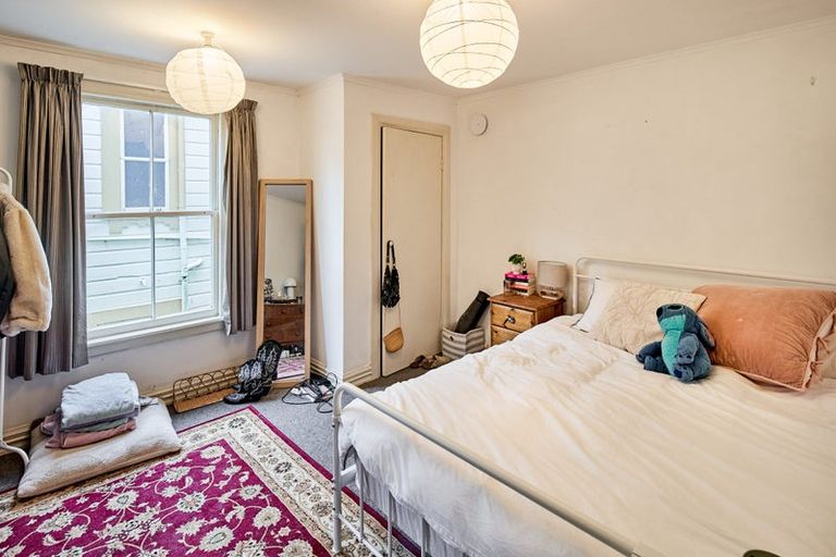 Photo of property in 64 Kelburn Parade, Kelburn, Wellington, 6012