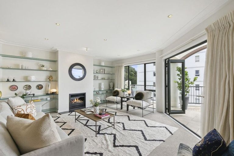 Photo of property in 15/22 Oriental Terrace, Oriental Bay, Wellington, 6011