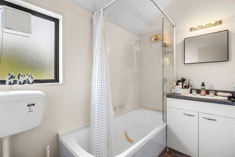 Photo of property in 4/36 Mathesons Road, Phillipstown, Christchurch, 8011